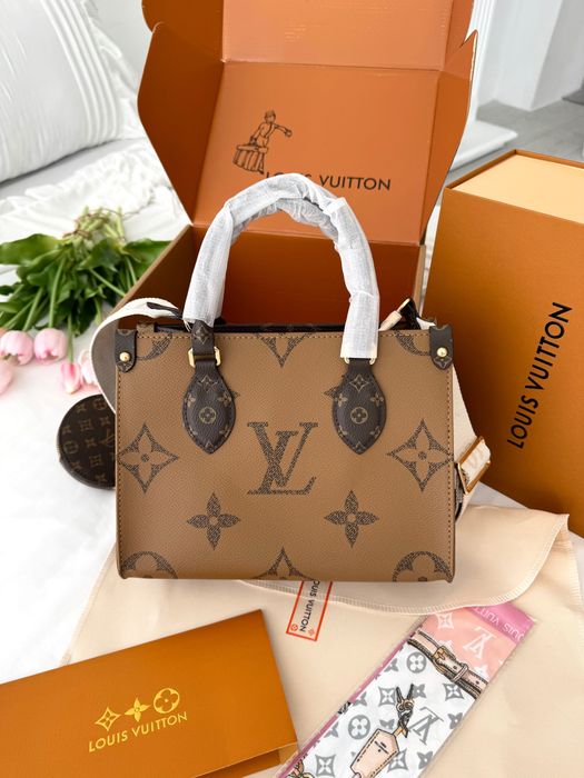 Сумка Louis Vuitton Onthego PM Brown