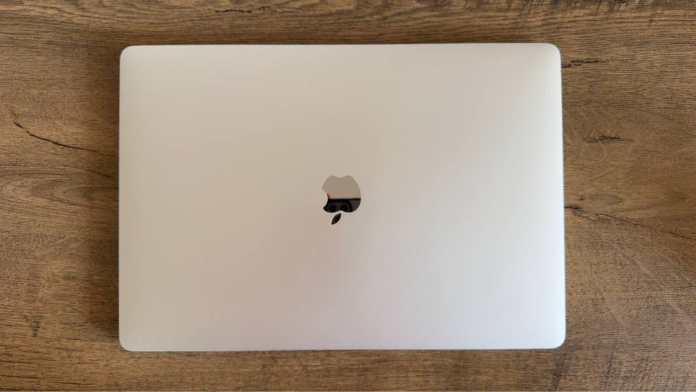MacBook Pro 15" 2018 Intel i7