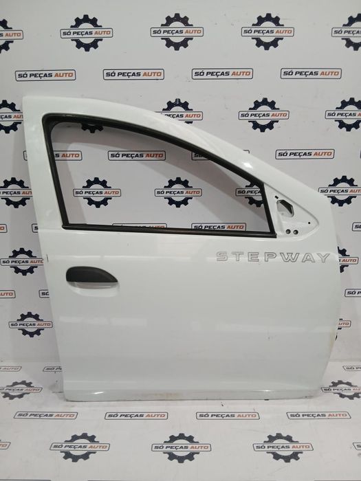 PORTA FRENTE DIREITA BRANCA DACIA SANDERO STEPWAY 0.9TCE ANO: 2013