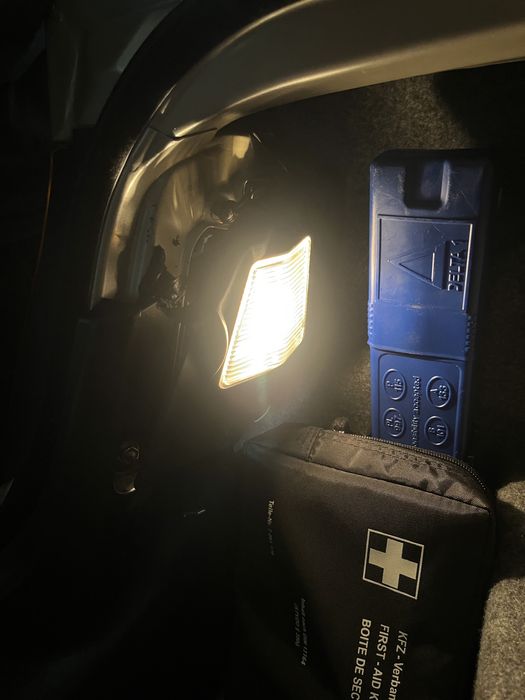 Vendo Farolim traseiro Esq. BMW E46 CI ORIGINAL