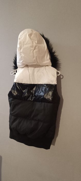 Kamizelka Adidas XS dla dziewczynki z kapturem 10-13 lat
