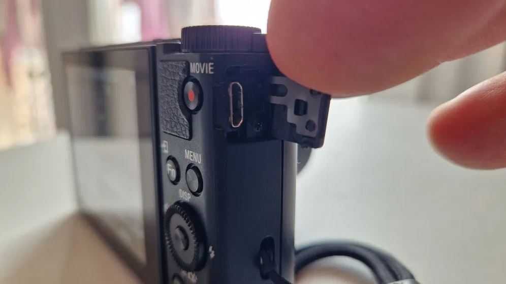 Sony Cyber Shot DSC-WX500.