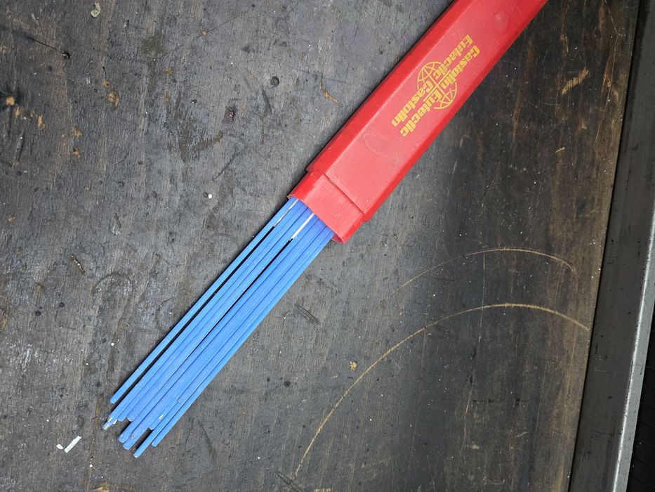 Varetas Castolin com Decapante