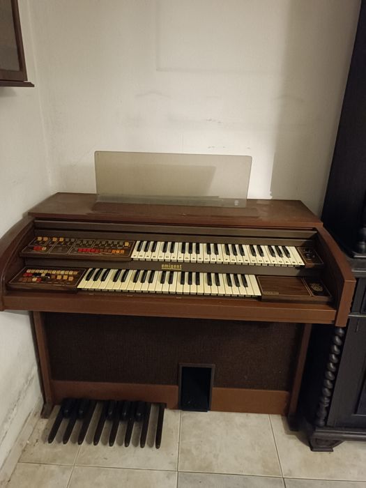 Piano Solina P255