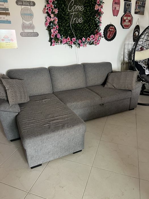 Sofá cinzento com 4 tipos de posições