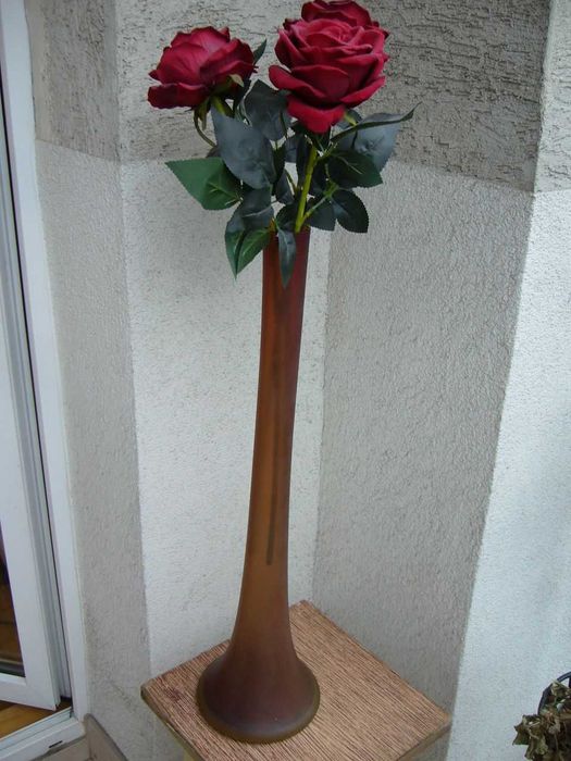 Wazon szklany brązowy wysoki 64 cm