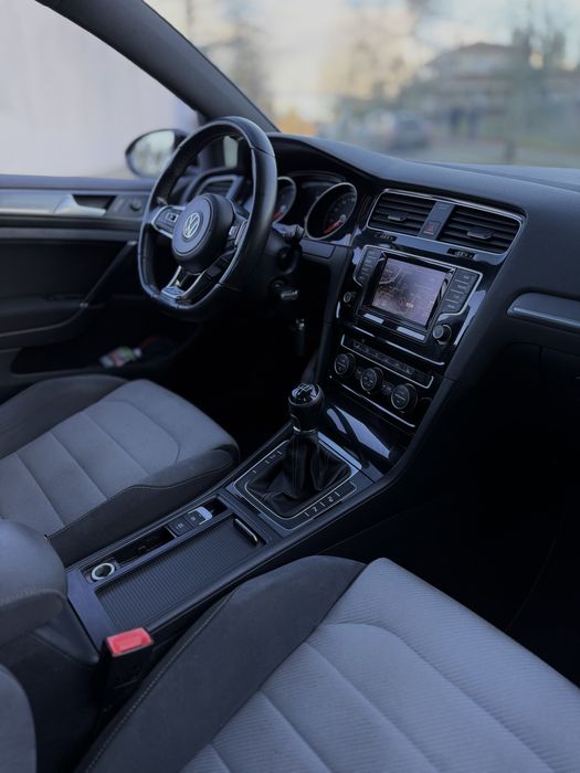 AVVOLKSWAGEN GOLF 7 R-Line