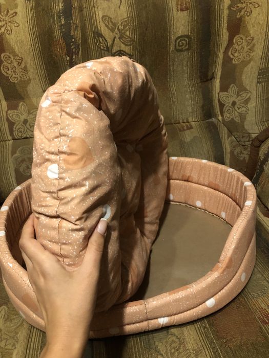 Лежанка для кошки или маленькой собачки