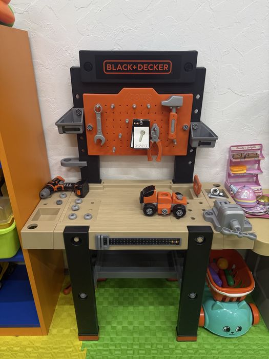 Продам супермаркет, майстерню та кухню