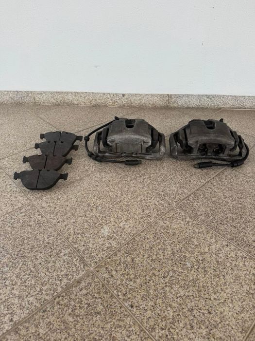 Conjunto de Pinças de Travão Frente BMW E60 535d – Originais BMW