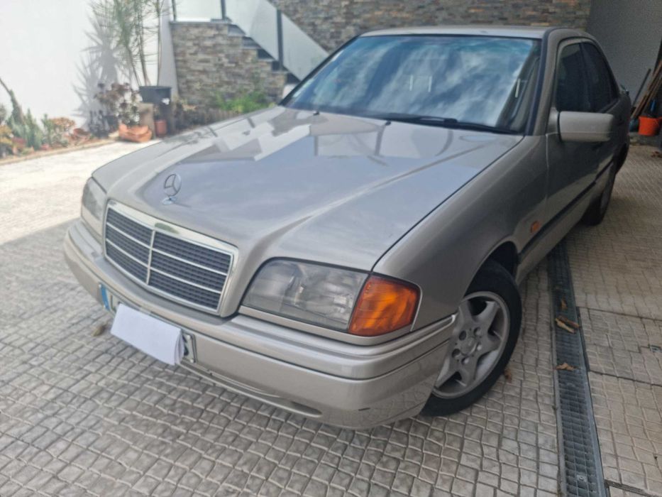 Mercedes-Benz C-200