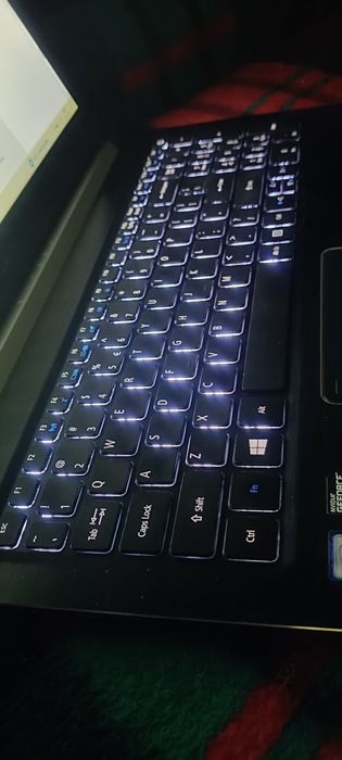 Acer Aspire 7 | i7-7700HQ | 16GB ram ddr4GTX 1050 | SSD NVMe 256GB + H