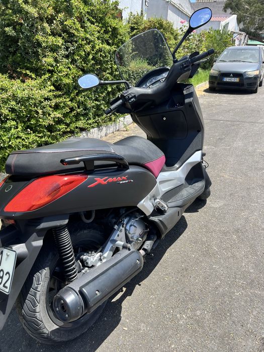 Yamaha X-Max 250