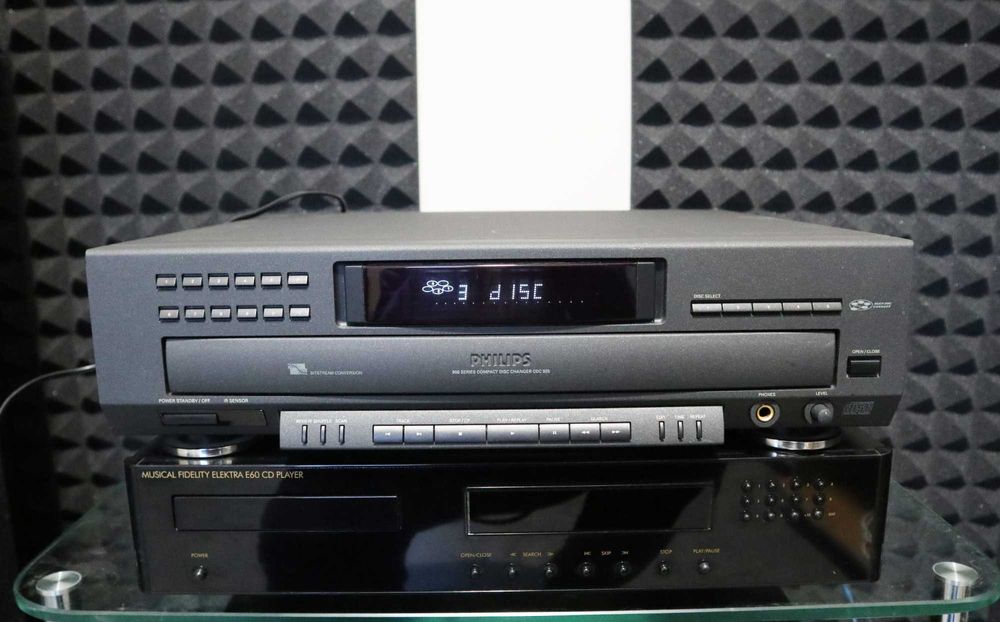 Проигрыватель Cd дисков Philips CDC925 CDC752