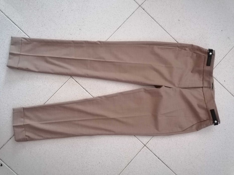 Calças castanhas da Mango, tamanho 34, novas