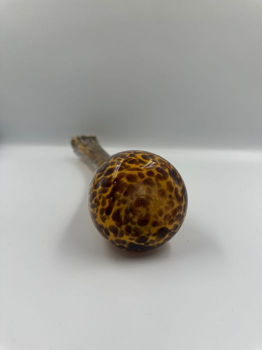 Szklany wazon w stylu boho glamour, cętkowany wzór