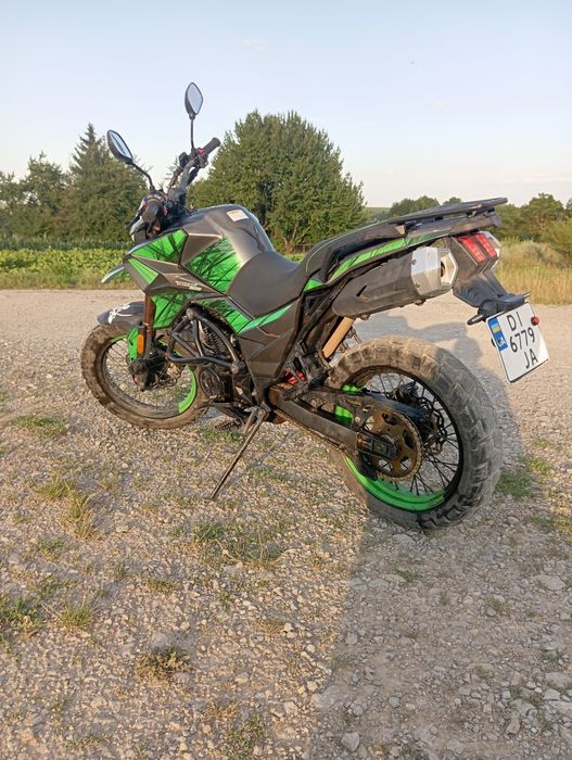 Продам текен 250 в гарному стані .