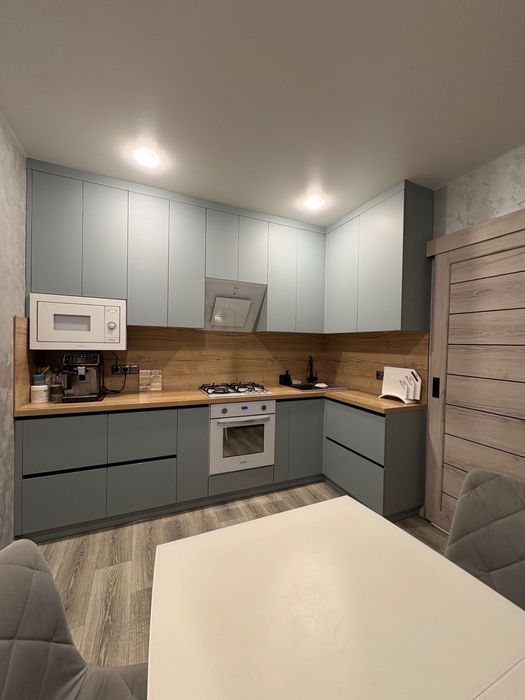 ПРАЦЮЄМО ПО ПРОГРАМАМ!! Продам 3-х кімнатну квартиру.