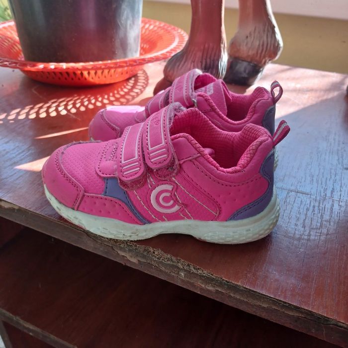 Продам дитячі кросовки 22р