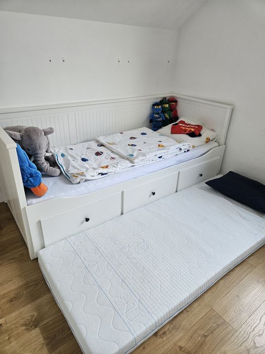 Hemnes_ leżanka/ łóżko 80x200 + 2x materac Hevea