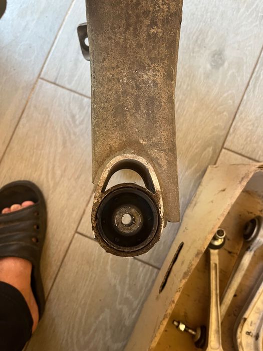 Задні ричаги на БМВ е-39 м-57