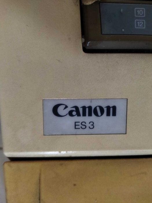 Máquina de escrever Canon ES 3