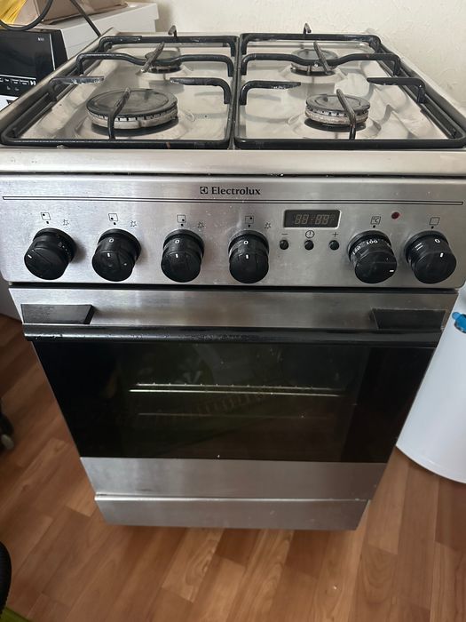 Продам плиту Electrolux (б/у)