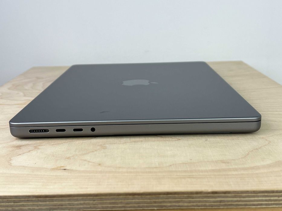 2023 MacBook Pro A2918 14" M3 16GB 1000GB