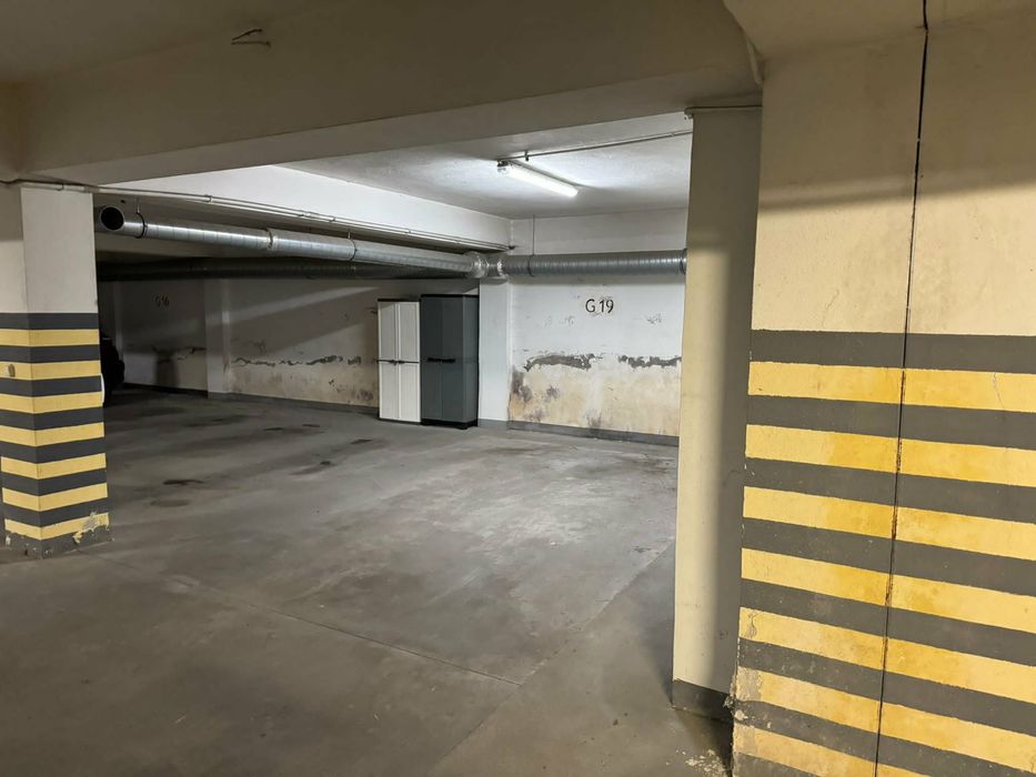 Wynajmę miejsce w garażu na ul.Bystrzańskiej w Bielsku-Białej