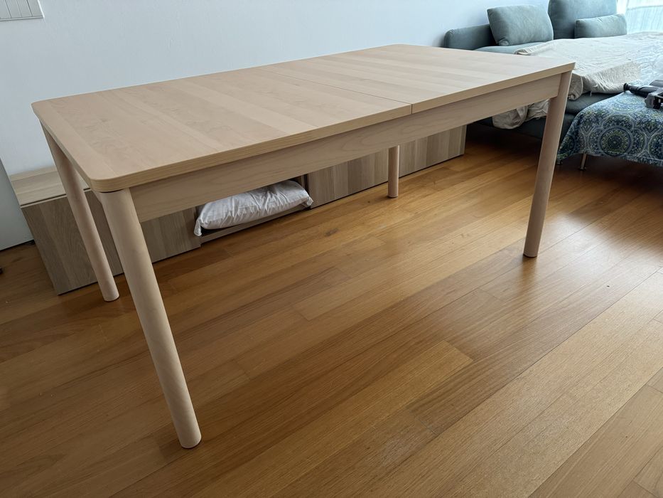 Mesa extensível RÖNNINGE (IKEA) para 6-8 pessoas