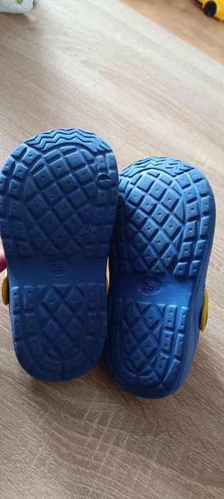 Sandały i klapki 28