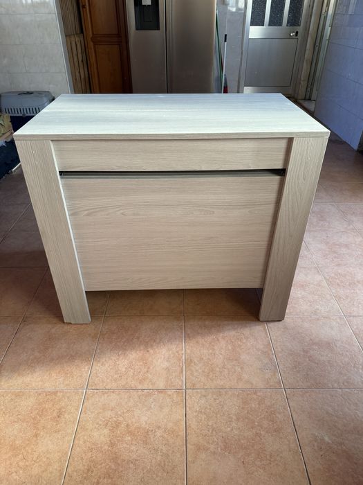 Mesa de jantar/de apoio extensível