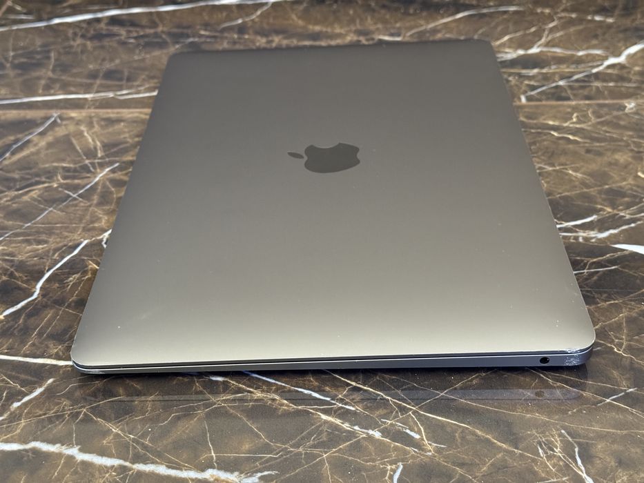 MacBook Air M1 16/256 акб 88%