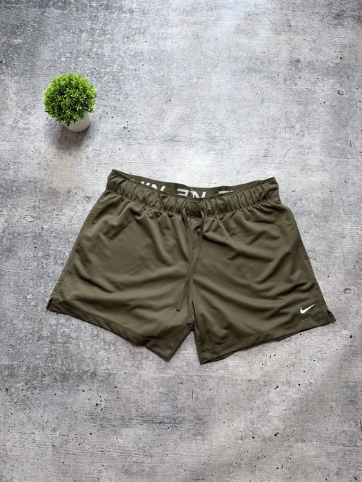 Жіночі шорти Nike Training Dri Fit Attack Shorts