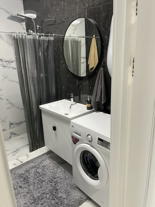 Двокімнатна квартира з меблями та технікою