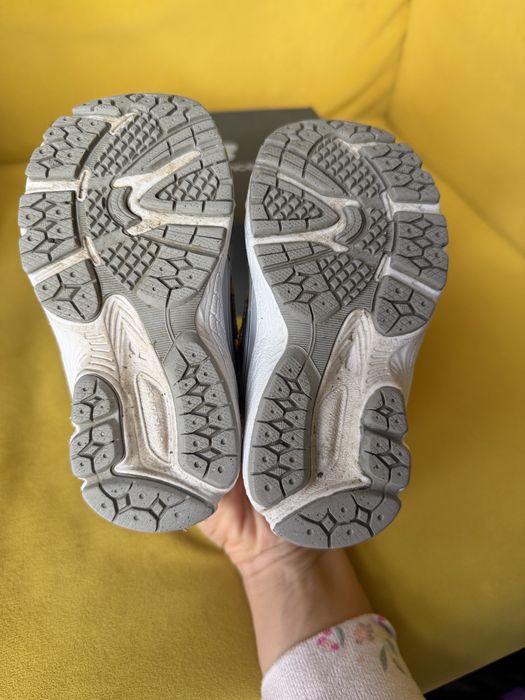 Дитячі кросівки new balance 23,5 розмір