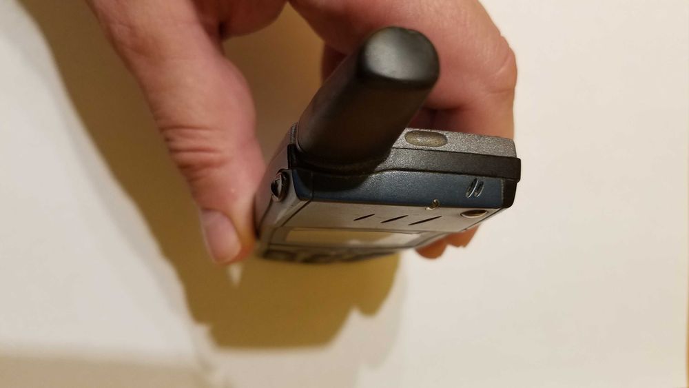 Telefon komórkowy Ericsson R320s kultowy model + ładowarka, pudełko, płyta CD stan BDB