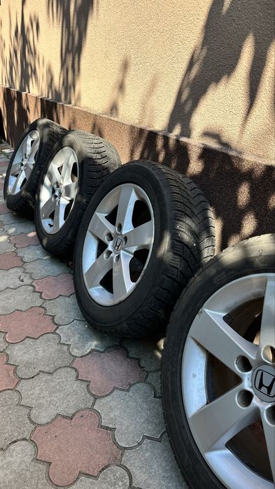 Титани на гарній зимовій шині Michelin 205/55 R16
