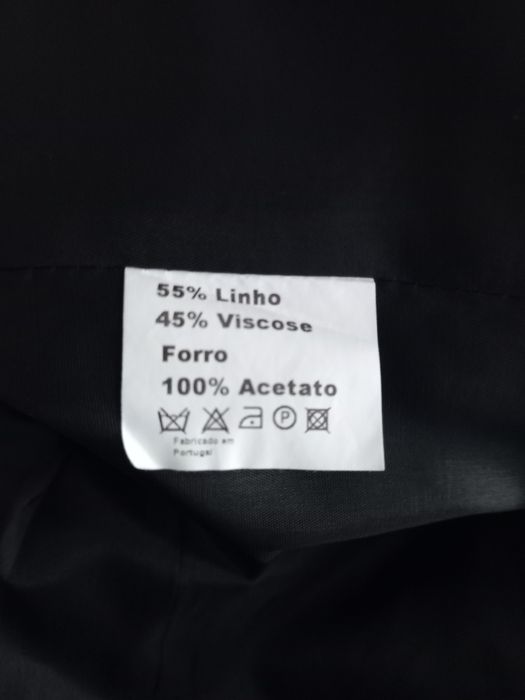 Casaco preto em linho marca Charles