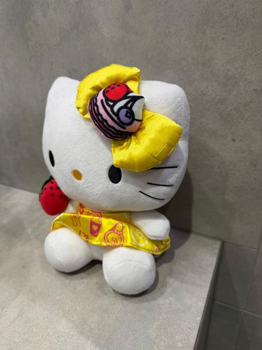 Maskotka, pluszak Hello Kitty - Sanrio - 27 cm