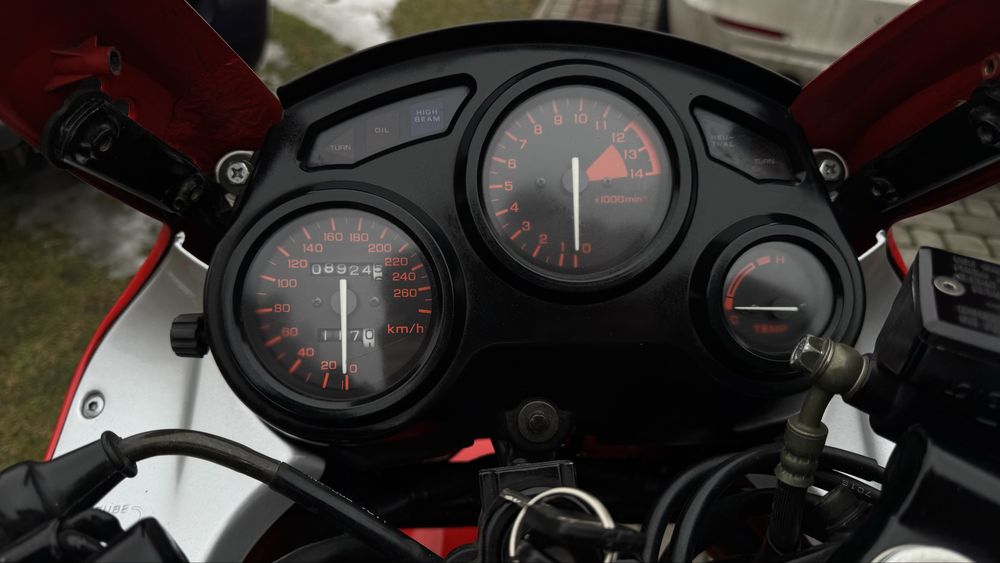 Motocykl HONDA CBR 600 F1 PC19