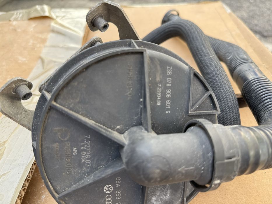 Pompa powietrza wtórnego audi A8 S8 D3 OE