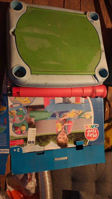 Stolik dziecięcy do zabawy