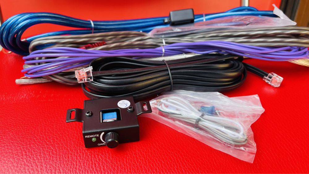 Сабвуфер активний автомобільний Mystery MBS-202A/320Вт/Провода у компл