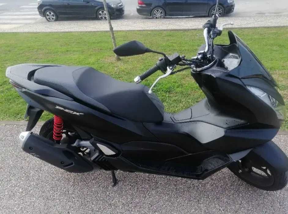Honda PCX 125 de 2022 Impecável
