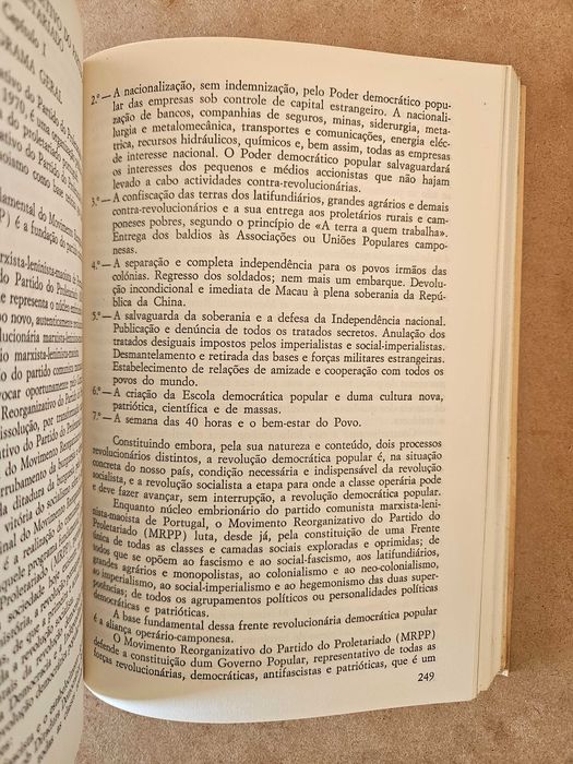 Livro O Programa do M.F.A. e dos Partidos Políticos