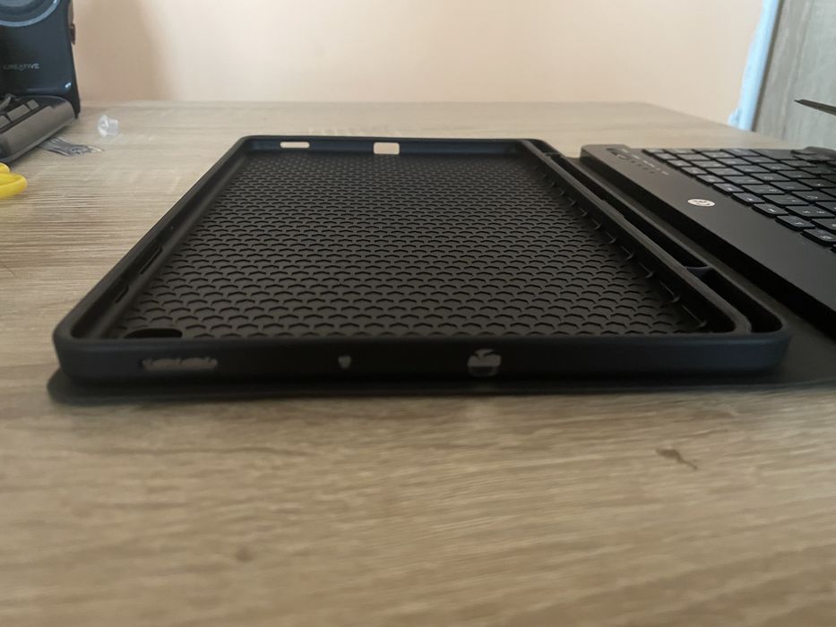 Etui na tablet z klawiaturą bluetooth 10 cali android ios windows