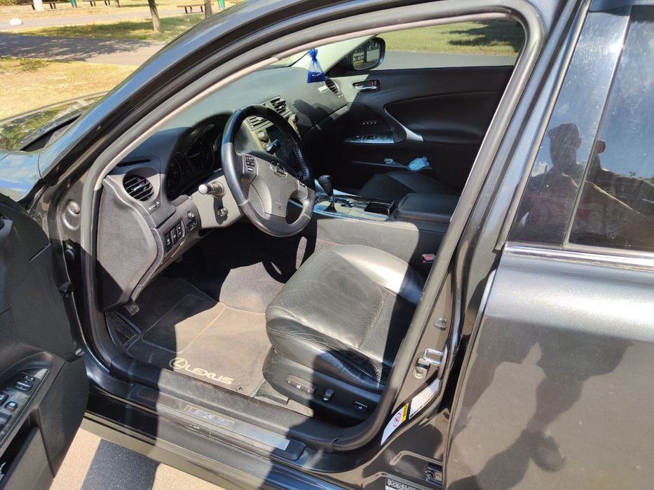 Lexus is250 awd 2007