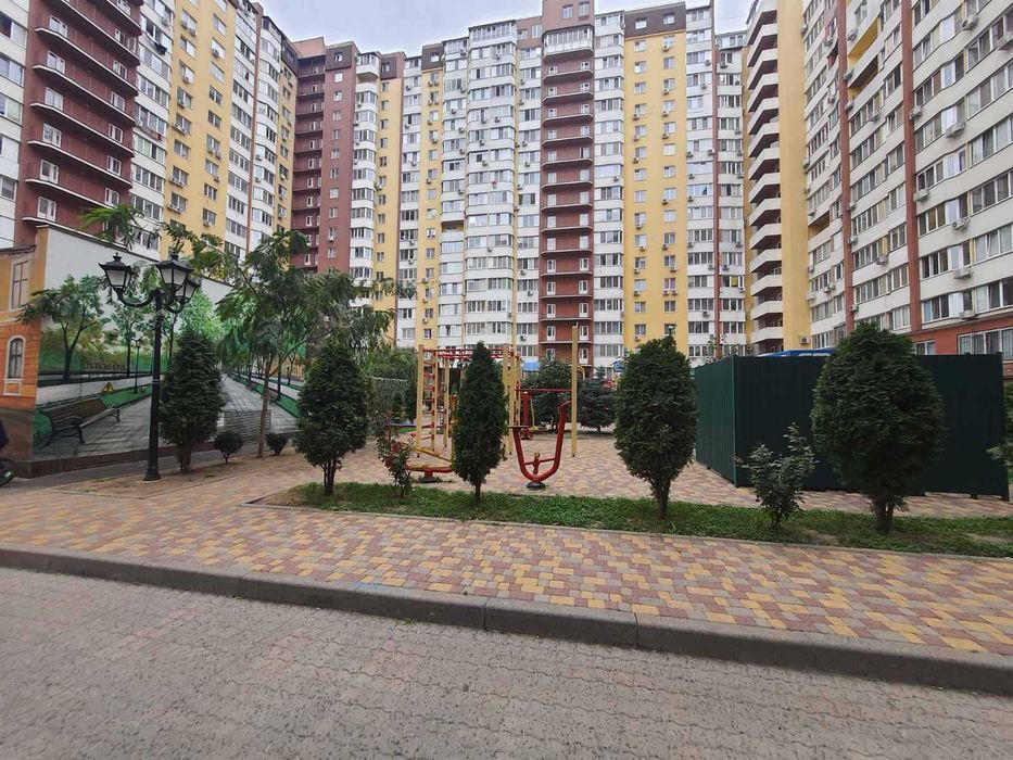 Продам действующий салон красоты на Радужном. Первый этаж.