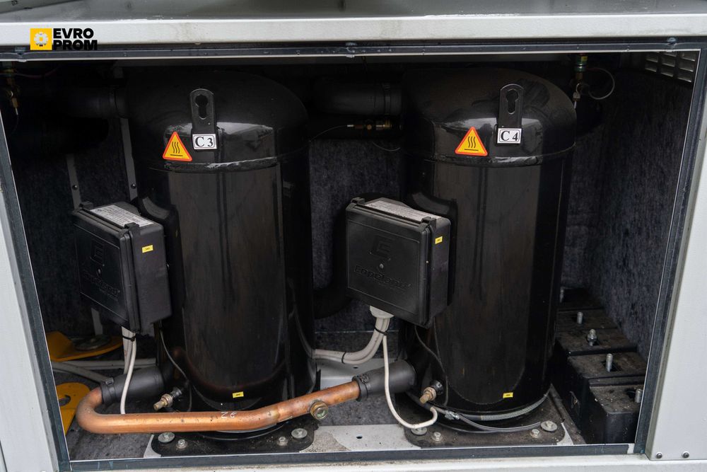 Чіллер / Чиллер CLIMAVENETA NECS SL 1314 334 кВт. Охолоджувач рідини.